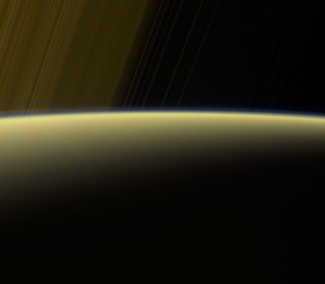 距离生命终结还有一天，回顾卡西尼探测器无畏的一生-4.jpg