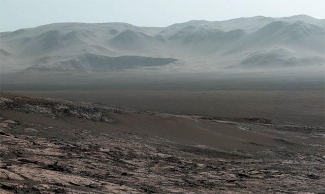 好奇号捕捉到壮观的火星全景，不知道的人还以为是地球上的大草原-1.jpg