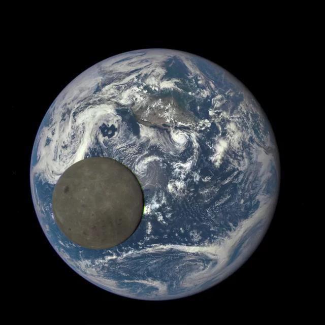 500万公里外看地球和月球，原来月亮离我们这么远-3.jpg