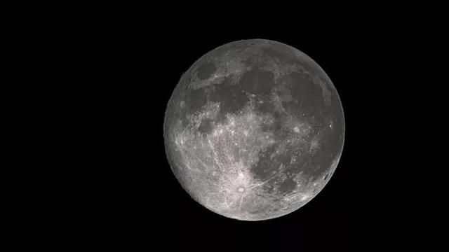 在非洲发现的月球陨石表明：月球地表下可能存在冰-1.jpg