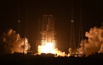 快讯：长征五号遥五运载火箭将嫦娥五号探测器发射升空