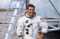 纪念阿波罗12号宇航员Richard Gordon