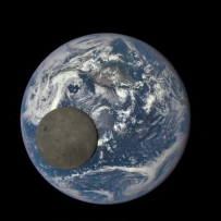 500万公里外看地球和月球，原来月亮离我们这么远