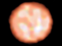 科学家捕捉到了530光年外，一颗垂死恒星的表面细节