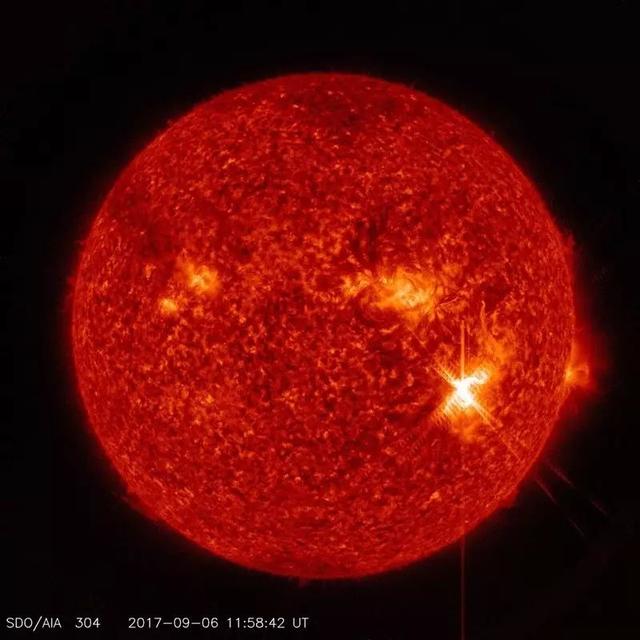 太阳表面出现近11年来的最强耀斑-1.jpg