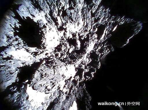 成功登陆小行星的日本探测器，再次发回惊人图像！-2.jpg