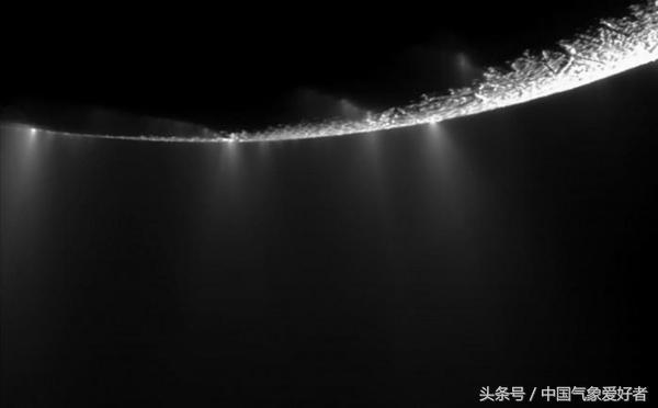 外星人在宇宙何处？土卫二还是木卫二？NASA：20年内就能找到！-2.jpg